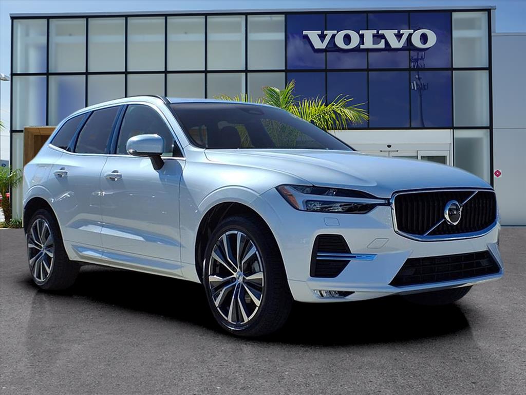 2022 Volvo XC60 Momentum