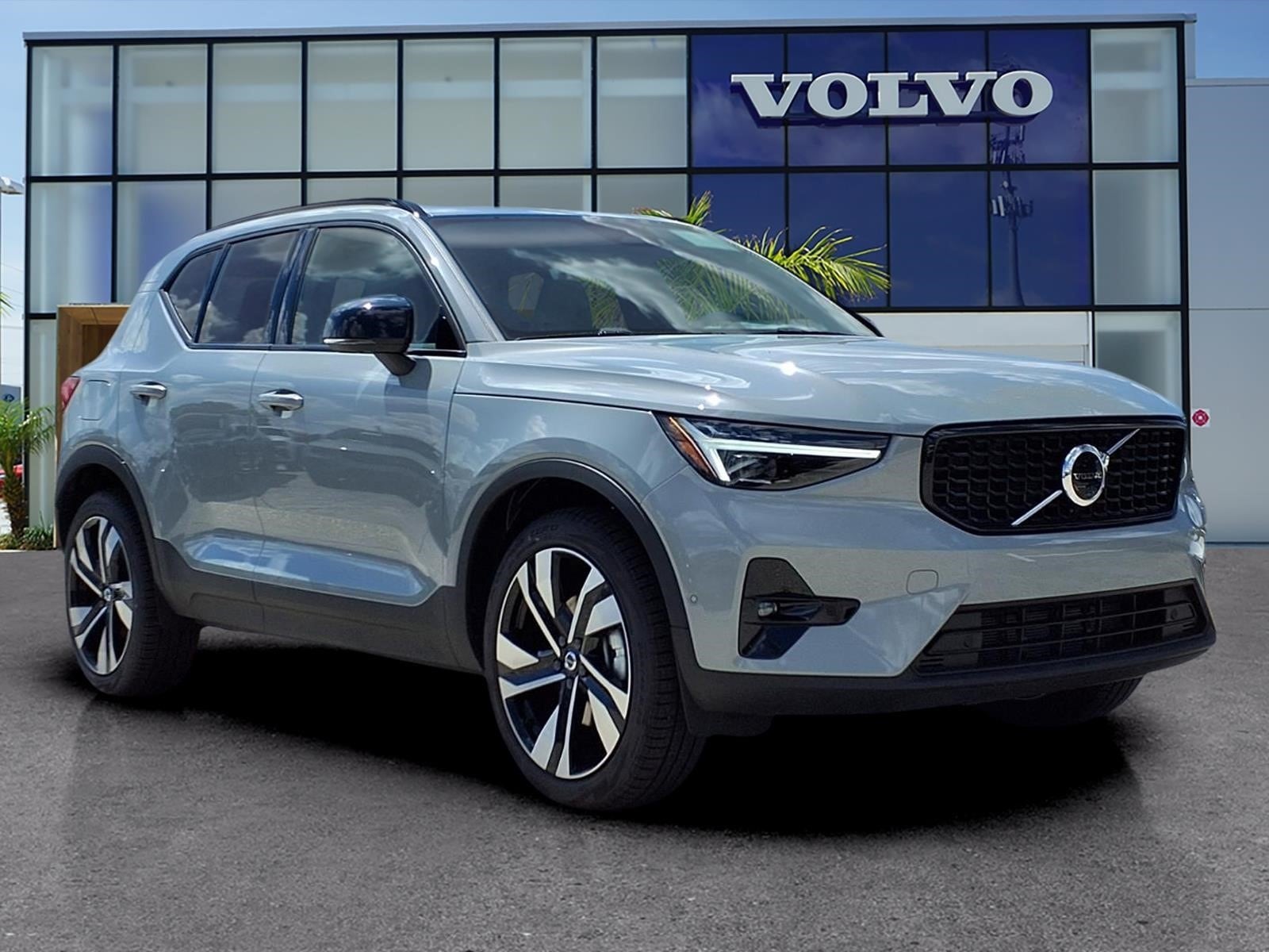 2026 Volvo XC40