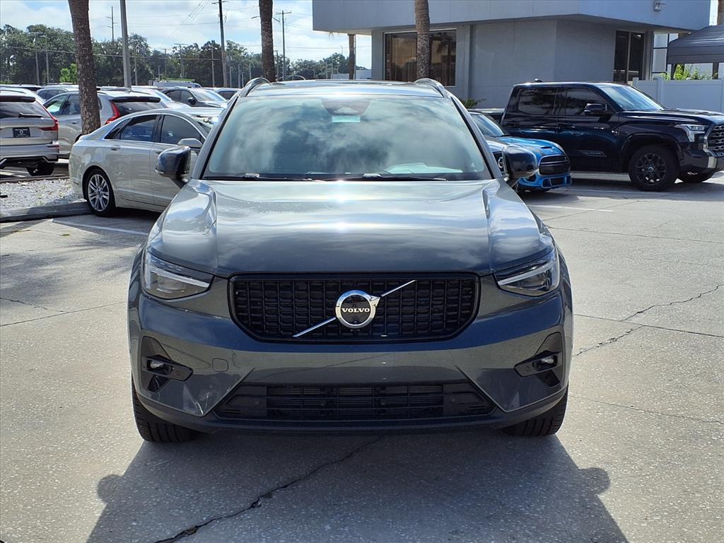 2026 Volvo XC40 Plus photo 2