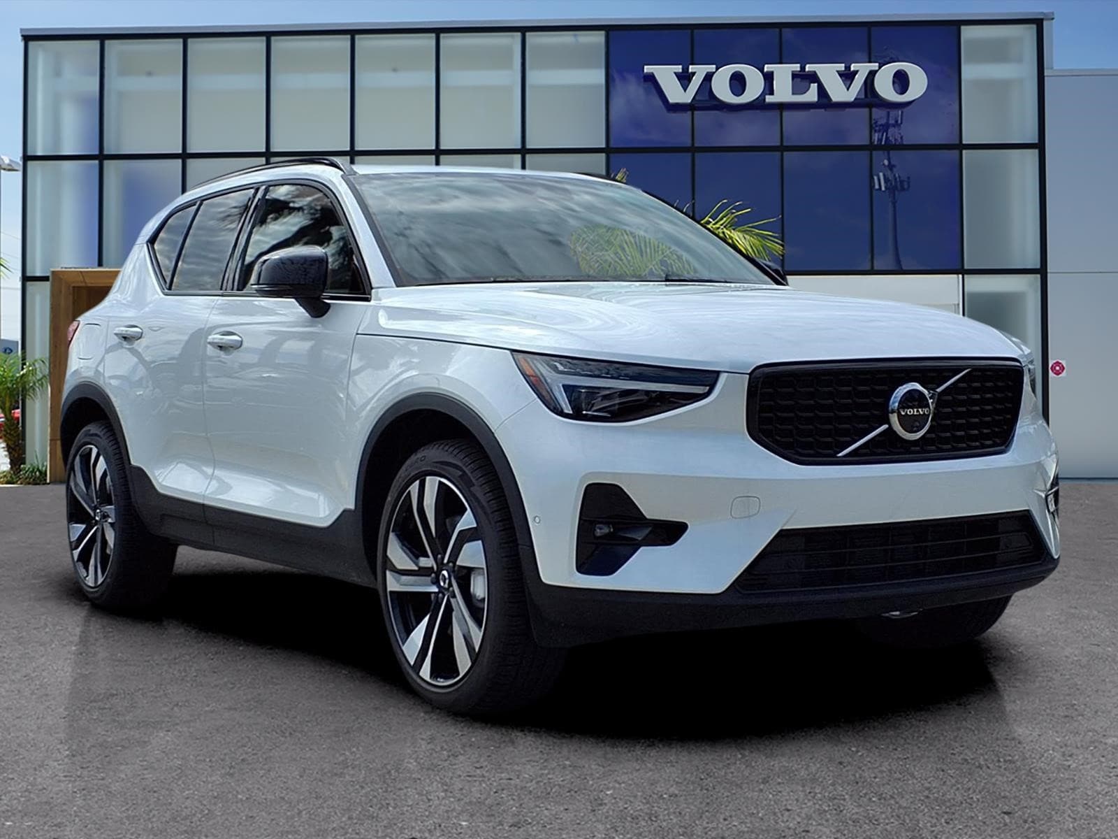 2026 Volvo XC40