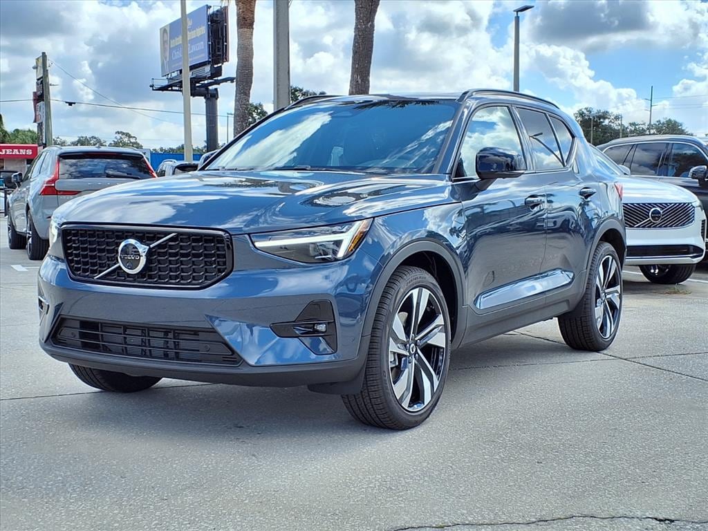 New 2026 Volvo XC40 B4 Plus SUV