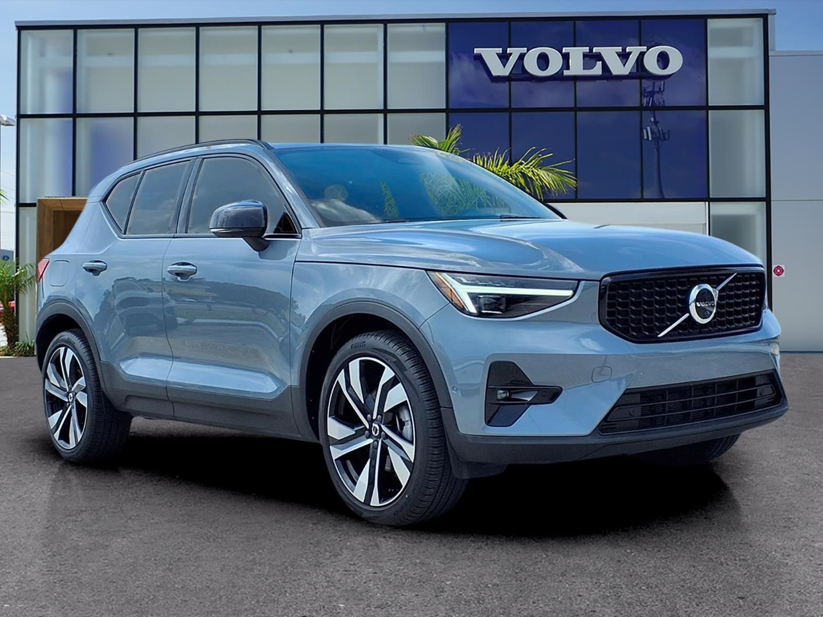 VOLVO XC40ユーロテック Certified Pre-Owned 2023 Volvo XC40 B5 Ultimate Dark Theme | Volvo