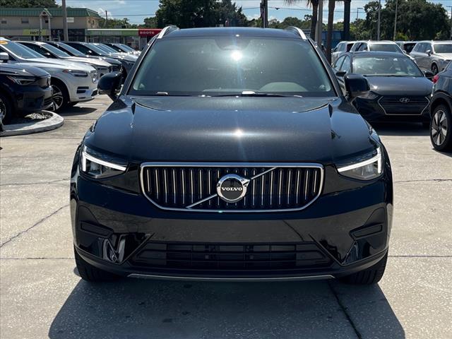 2025 Volvo XC40 Core photo 2