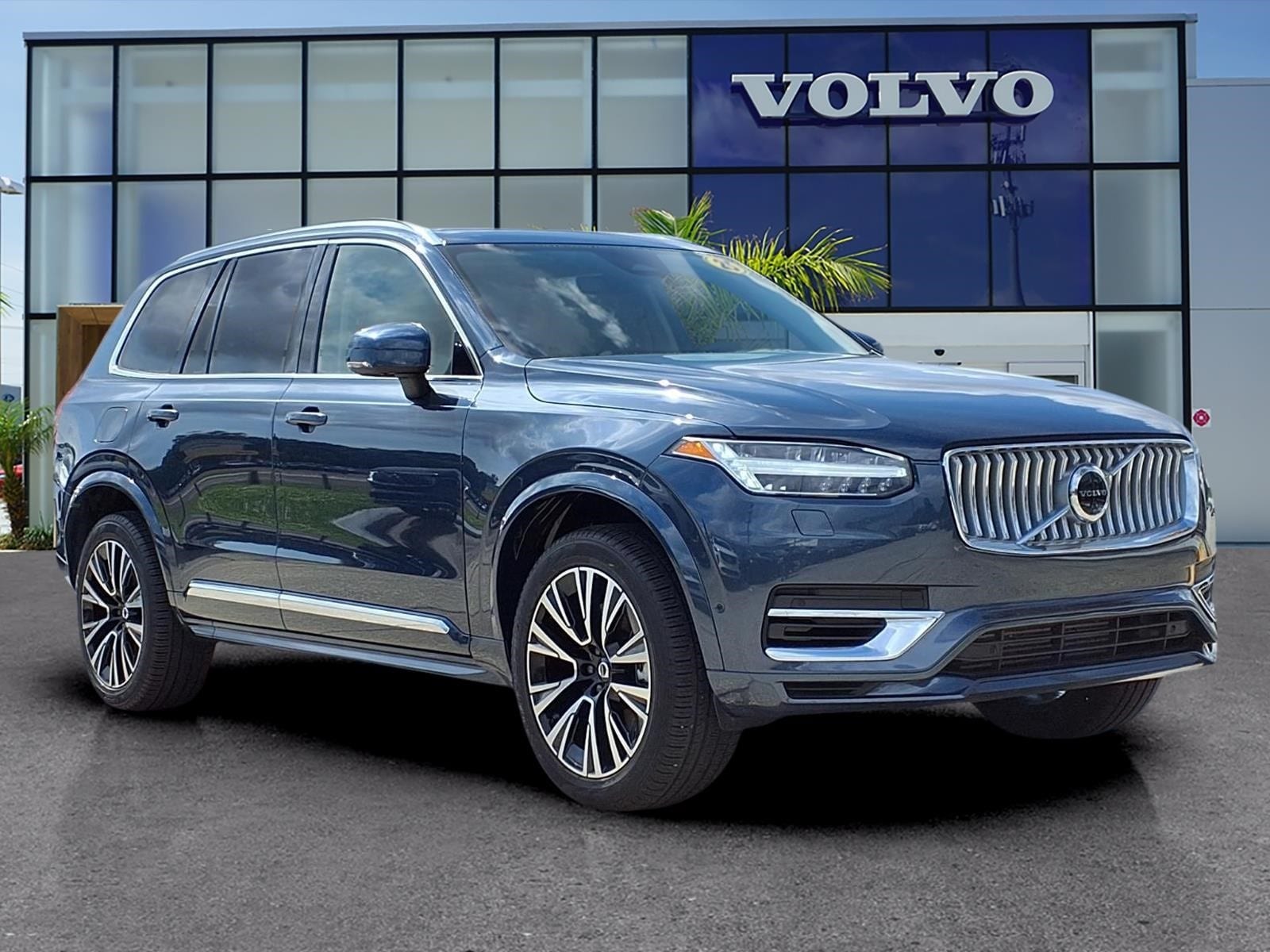 2025 Volvo XC90 Plug-In Hybrid