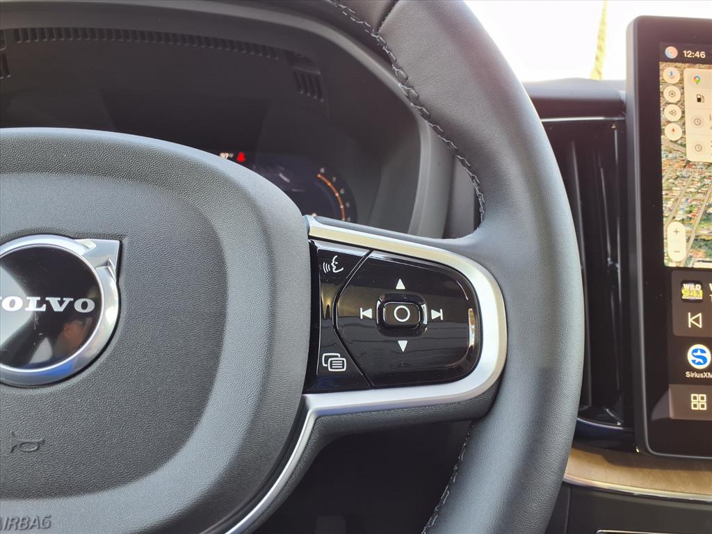 2026 Volvo XC60 Plus - Photo 16