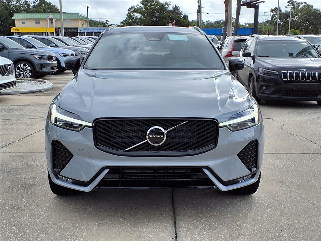 2026 Volvo XC60 B5 Plus photo 2