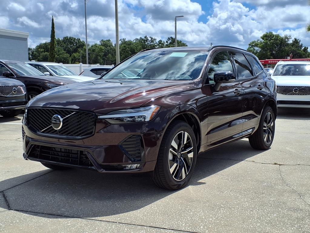 2026 Volvo XC60 B5 Core photo 3