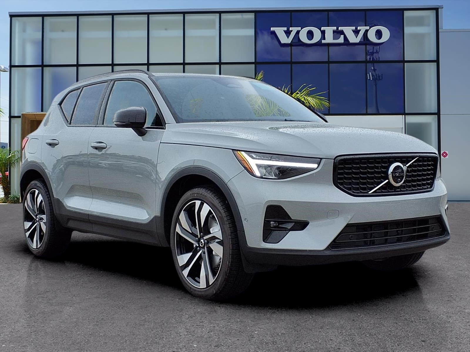 2026 Volvo XC40