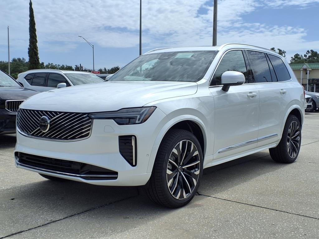 2026 Volvo XC90 B5 Plus photo 2