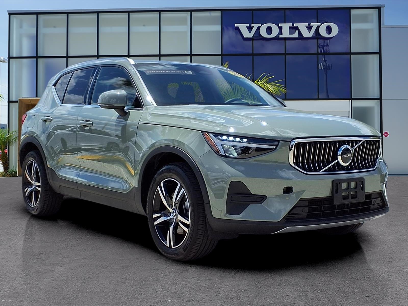 2025 Volvo XC40 B5 Core Bright AWD's photo