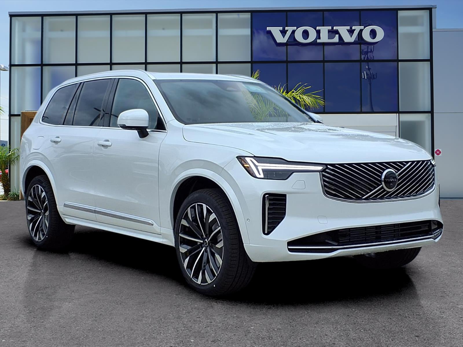 2026 Volvo XC90 plug-in hybrid SUV 