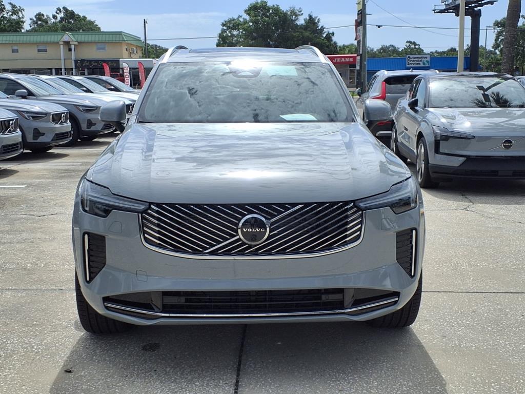 2026 Volvo XC90 Plus photo 2