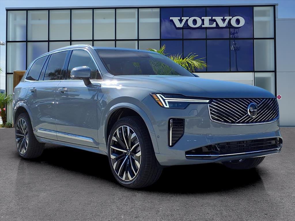 2026 Volvo XC90 Plus's photo