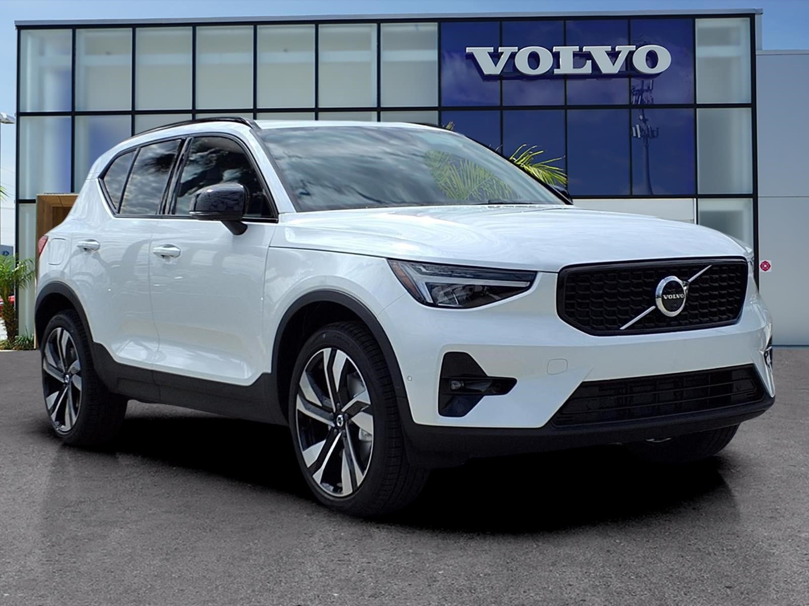 2026 Volvo XC40