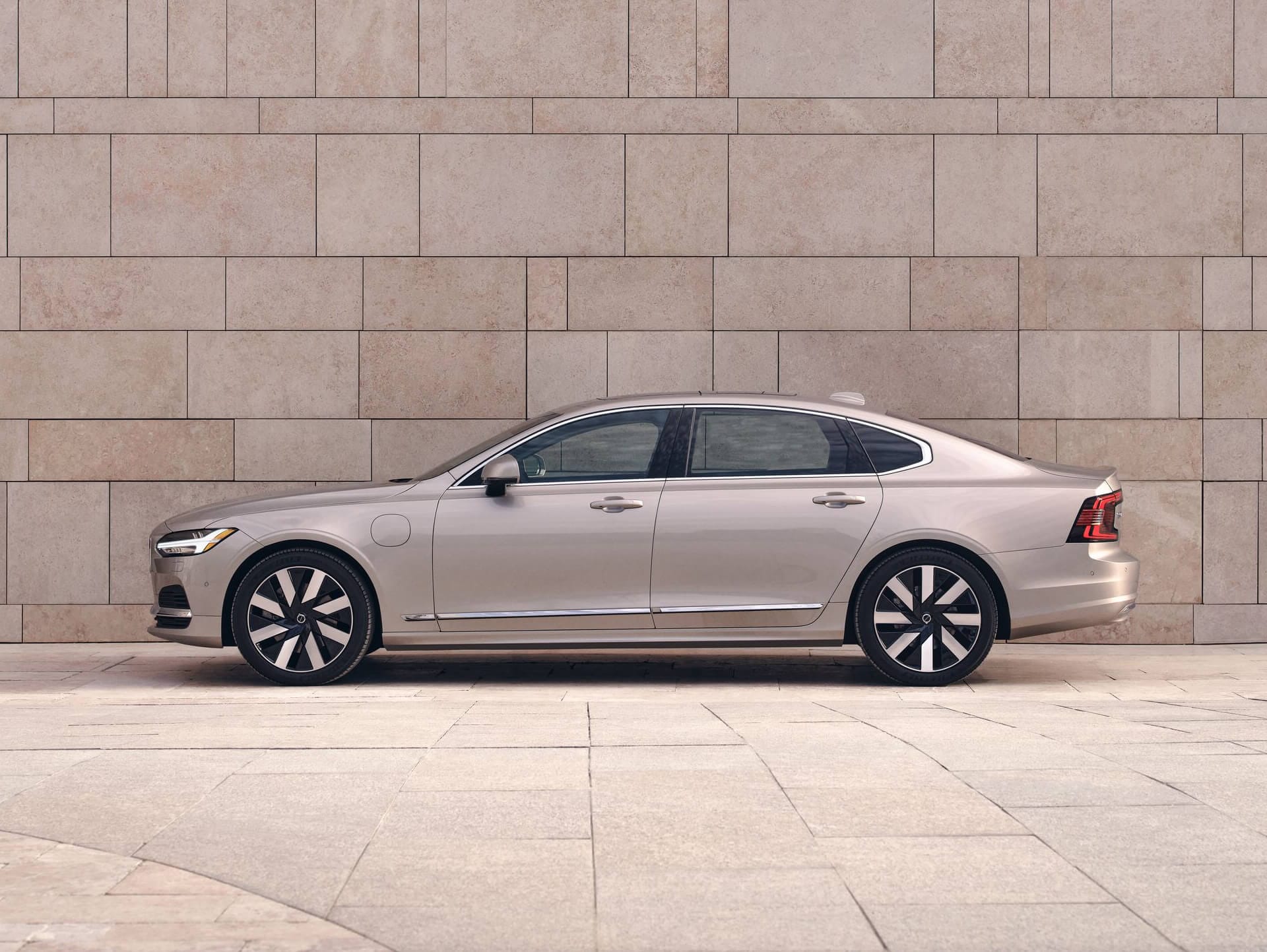 2023 Volvo S90