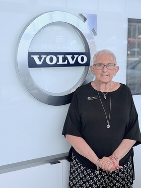 Staff member Mary Hubbard from ID_fa818ec5bce3