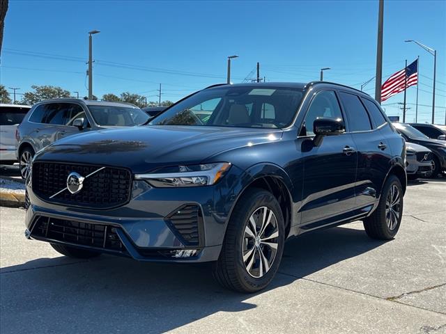 2025 Volvo XC60 B5 Core photo 3