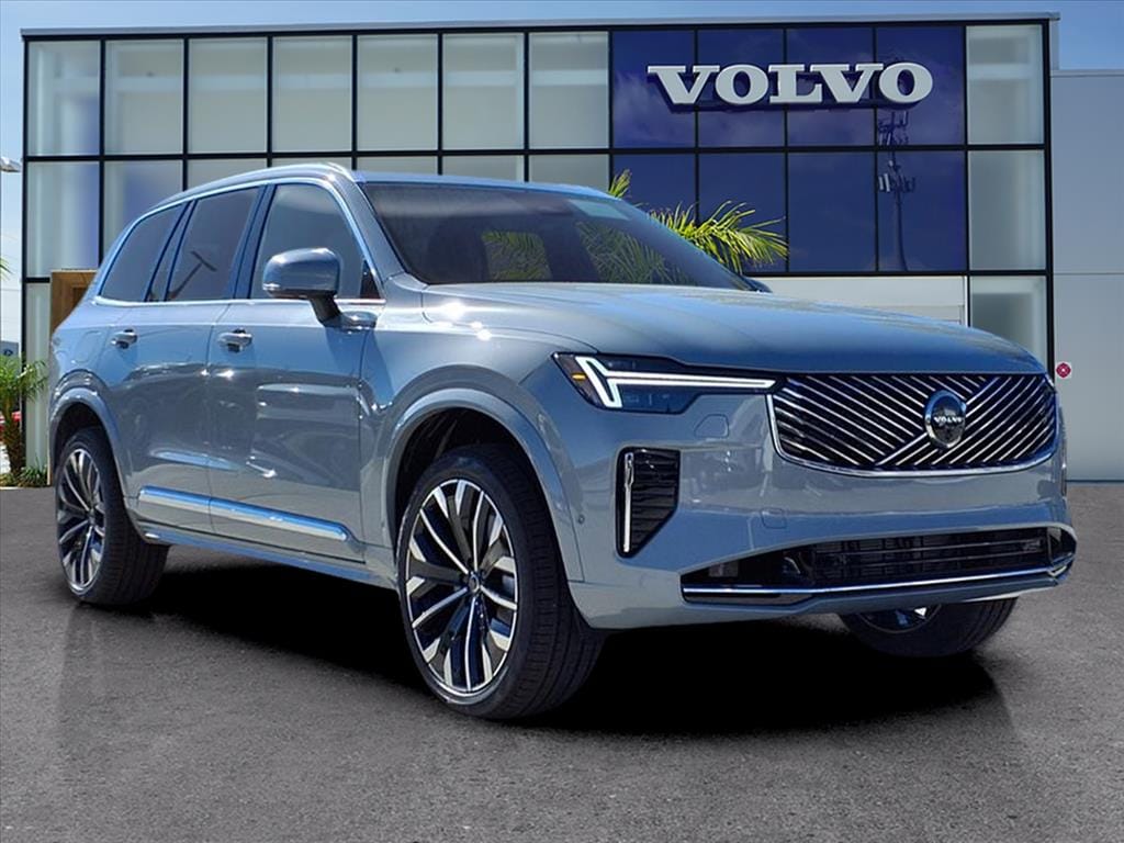 2026 Volvo XC90 Plus's photo