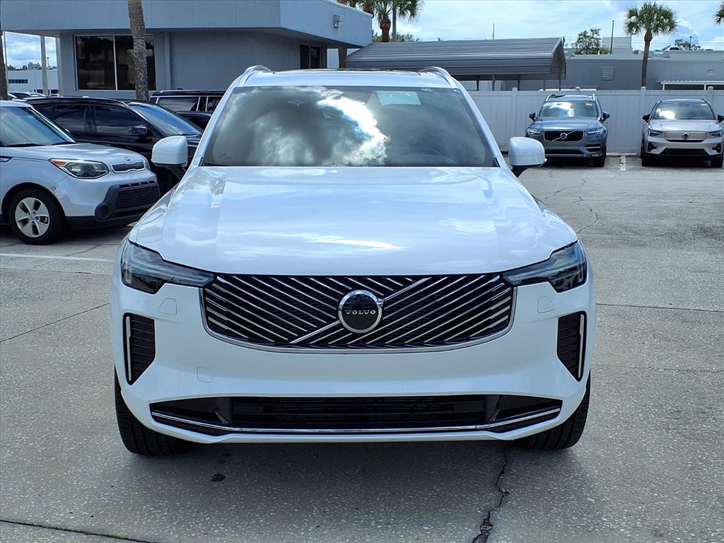 2026 Volvo XC90 B5 Core photo 2