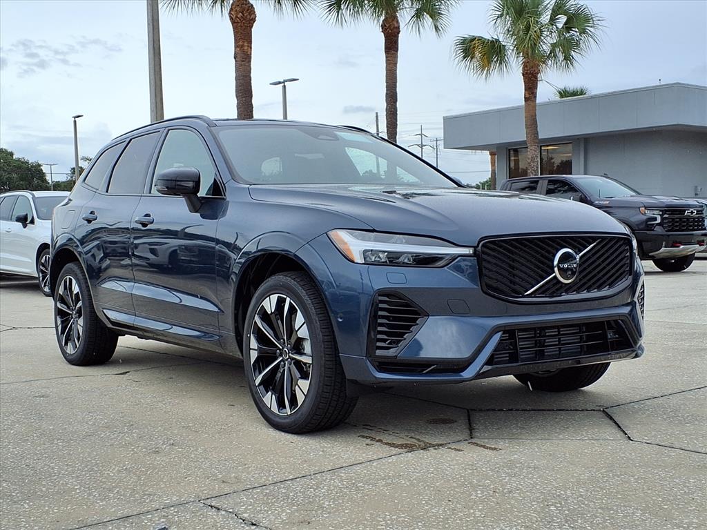 2026 Volvo XC60 plug-in hybrid SUV  2026 Volvo XC60 plug-in hybrid SUV