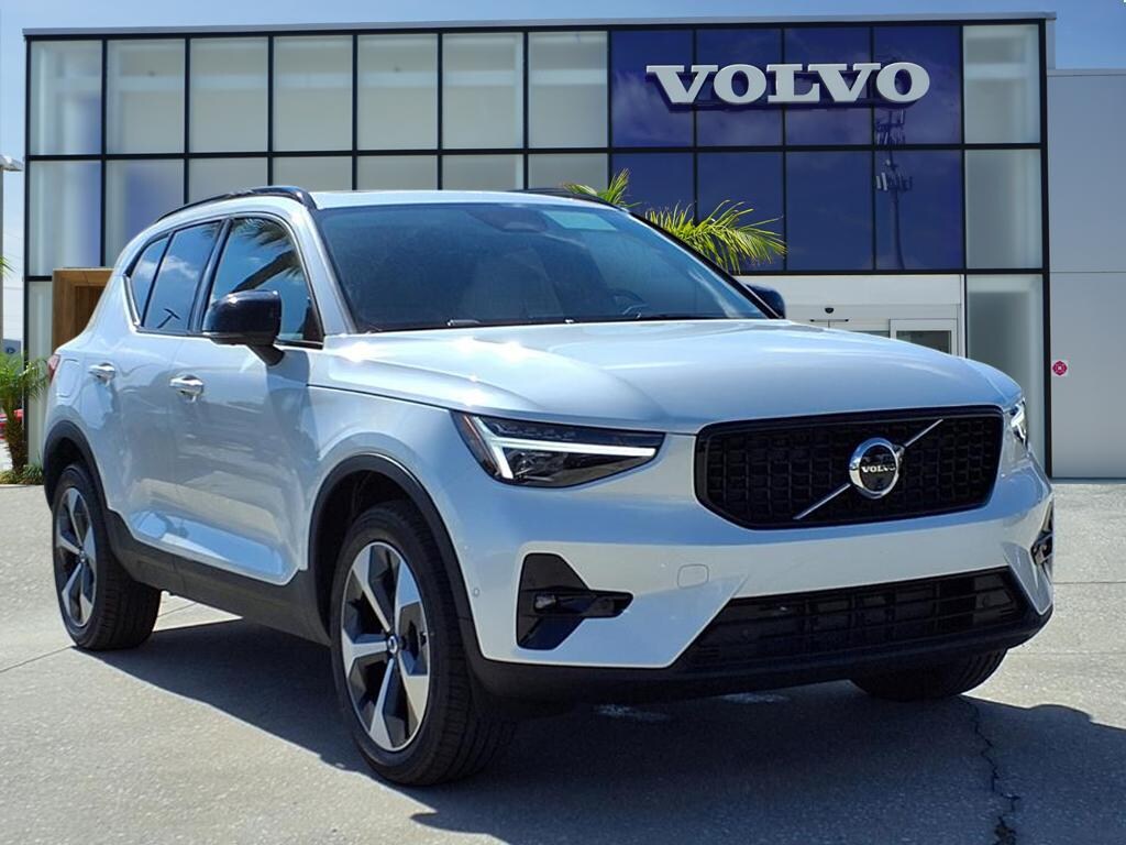 New 2026 Volvo XC40 B5 Plus SUV