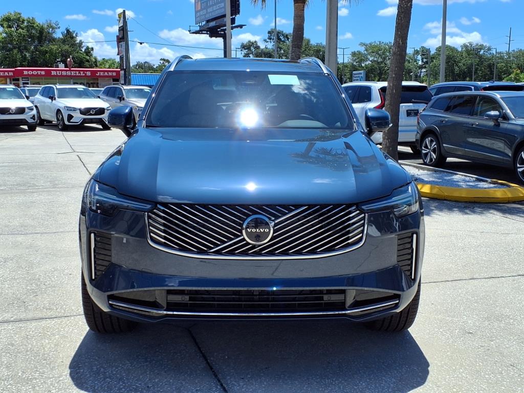 2026 Volvo XC90 Plus photo 2