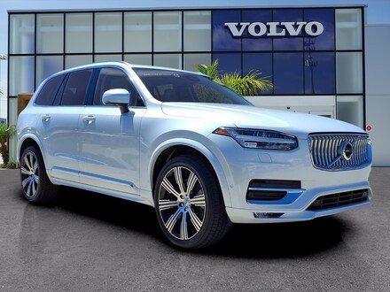 2023 Volvo XC90 B6 Ultimate Bright Theme 7P SUV