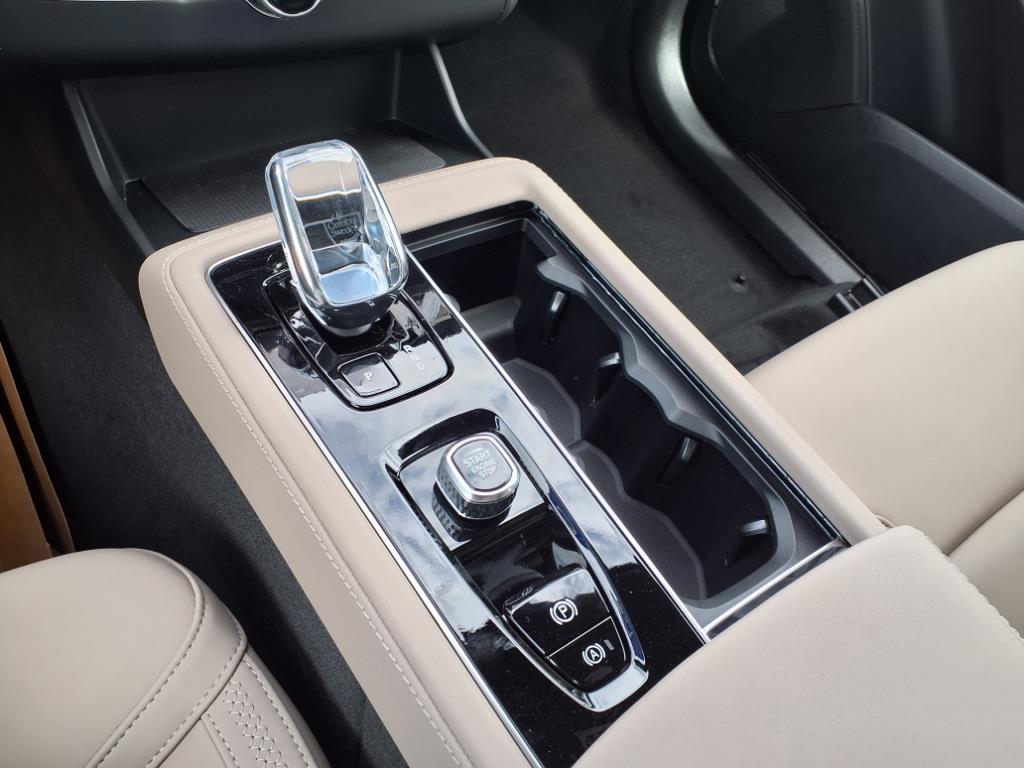 2026 Volvo XC90 Plus - Photo 14