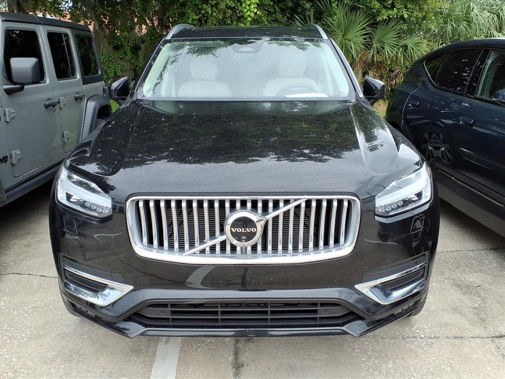 2024 Volvo XC90 B5 Plus photo 2