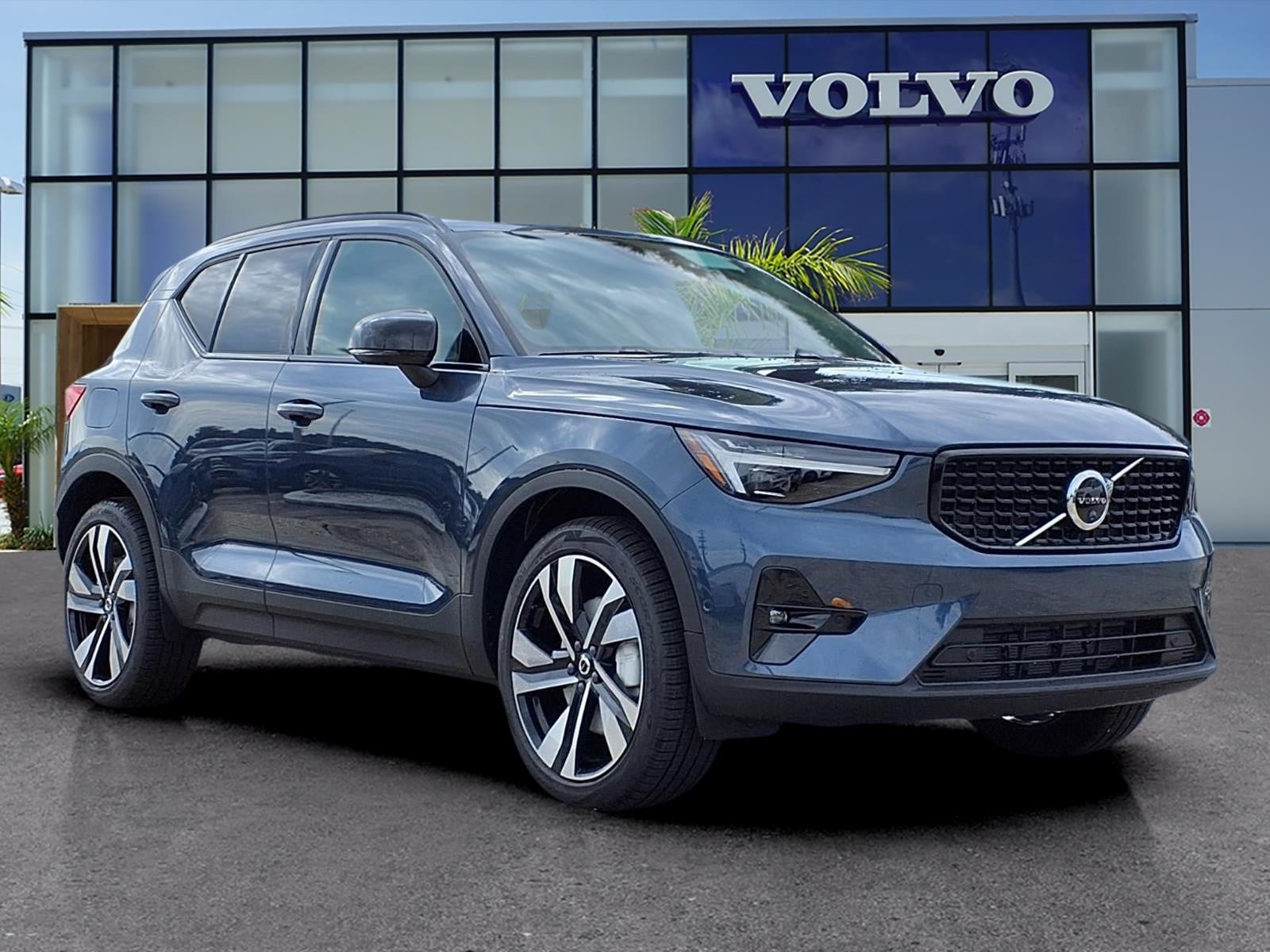 2026 Volvo XC40