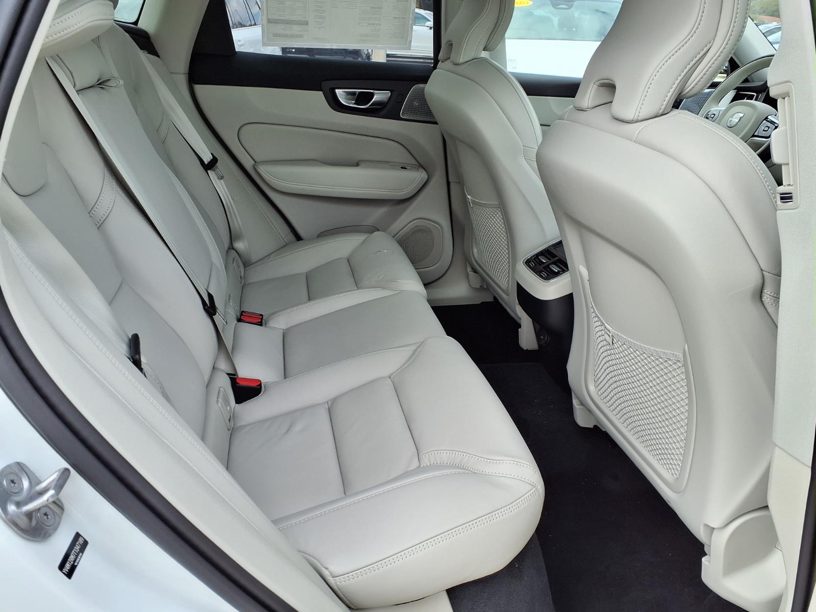 2026 Volvo XC60 Ultra - Photo 10
