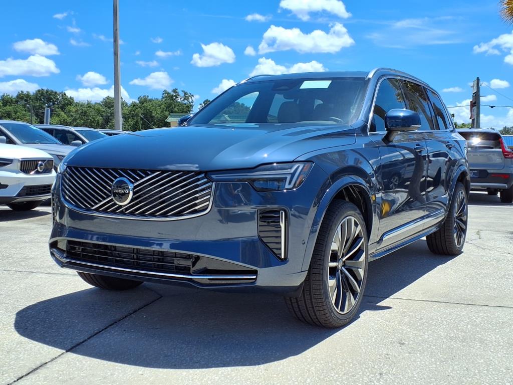 2026 Volvo XC90 Plus photo 3