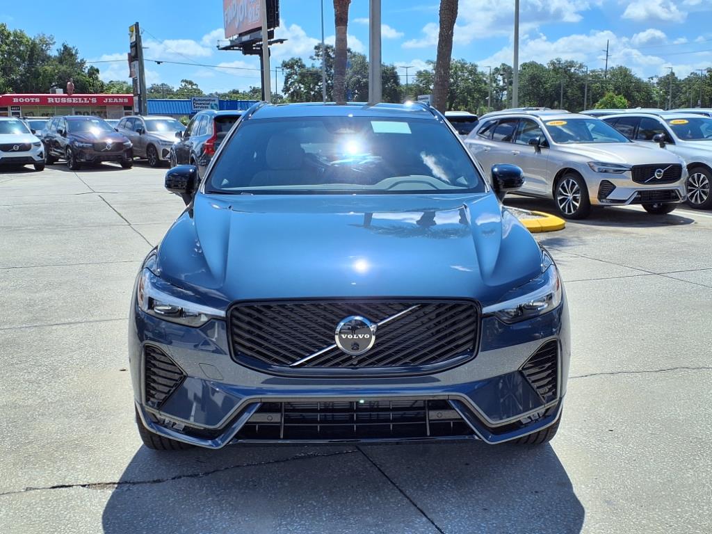 2026 Volvo XC60 B5 Plus photo 2