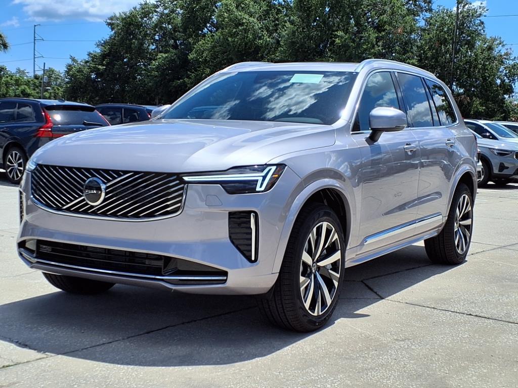 2026 Volvo XC90 B5 Core photo 3