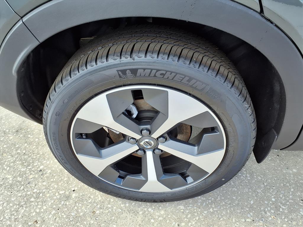2026 Volvo XC40 Plus - Photo 9