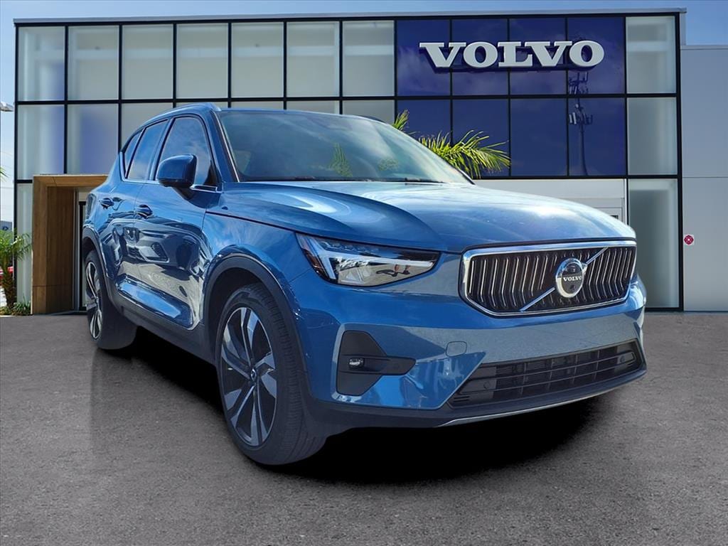 2023 Volvo XC40 Plus's photo