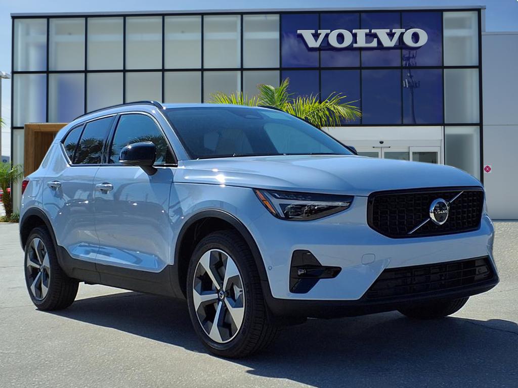 2026 Volvo XC40 Plus's photo