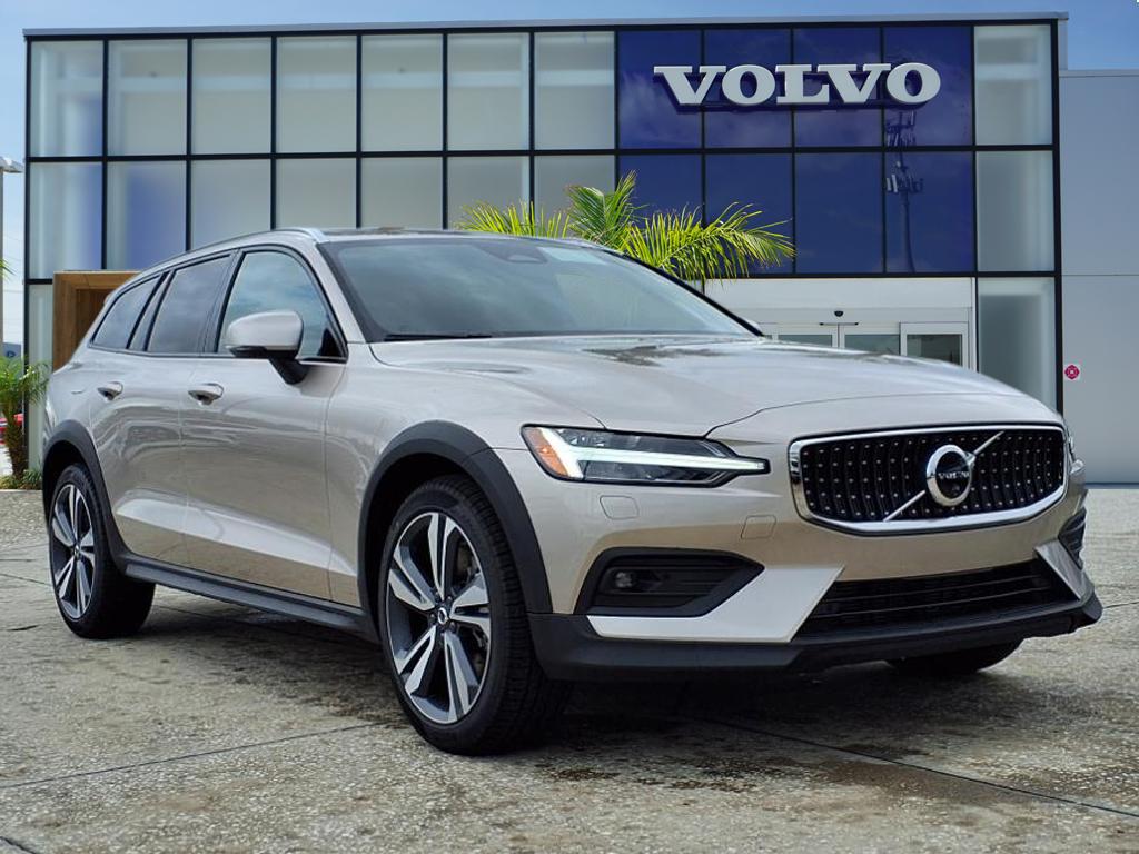 2026 Volvo V60 Cross Country Wagon 