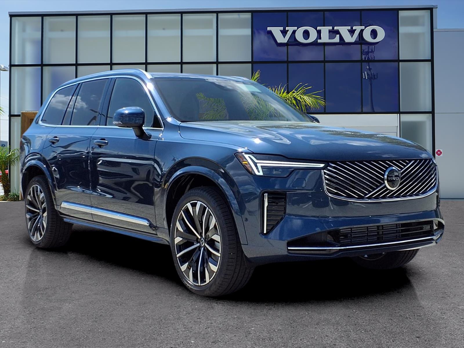 2026 Volvo XC90 plug-in hybrid SUV 