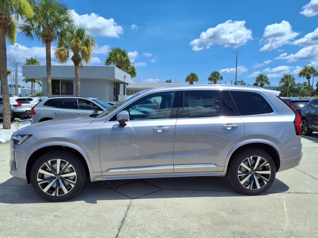 2026 Volvo XC90 B5 Core photo 4