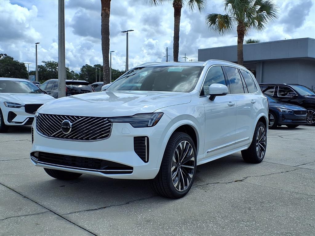 2026 Volvo XC90 B5 Core photo 3