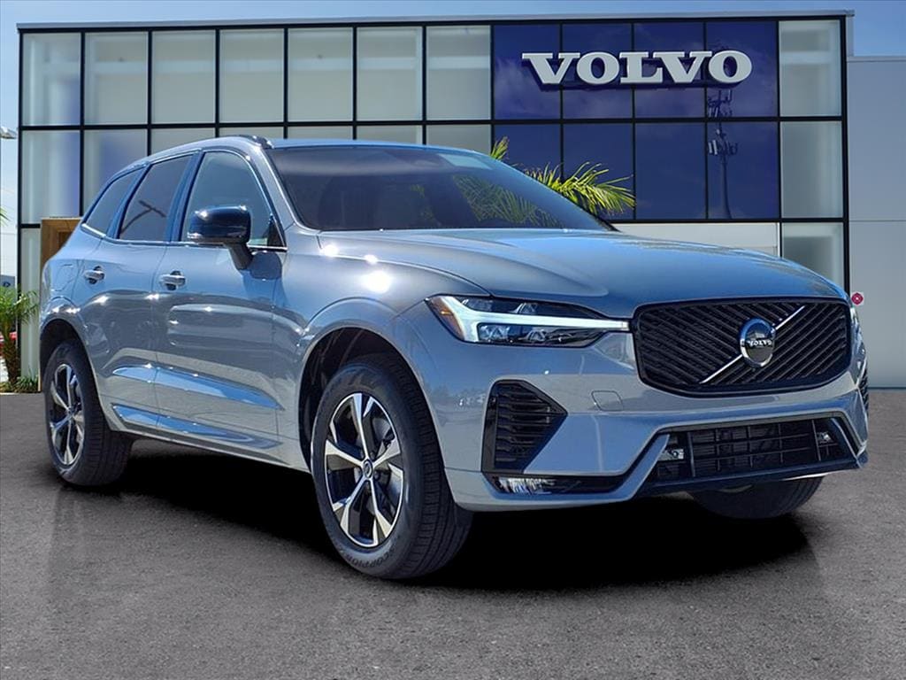 2026 Volvo XC60 Core's photo