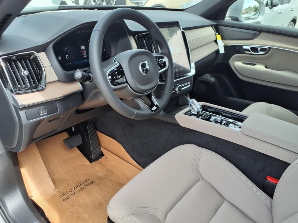 2026 Volvo XC90 Plus - Photo 12
