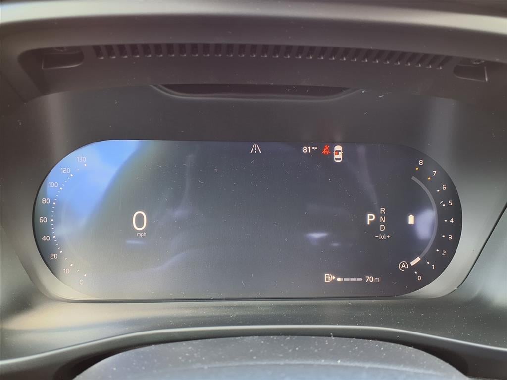 2026 Volvo XC40 Plus - Photo 17