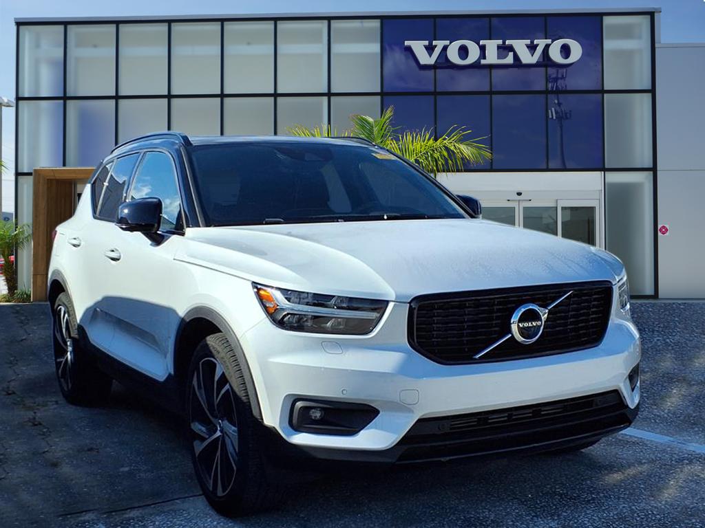 2022 Volvo XC40 SUV  2022 Volvo XC40 SUV