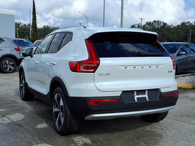 2025 Volvo XC40 Core photo 3