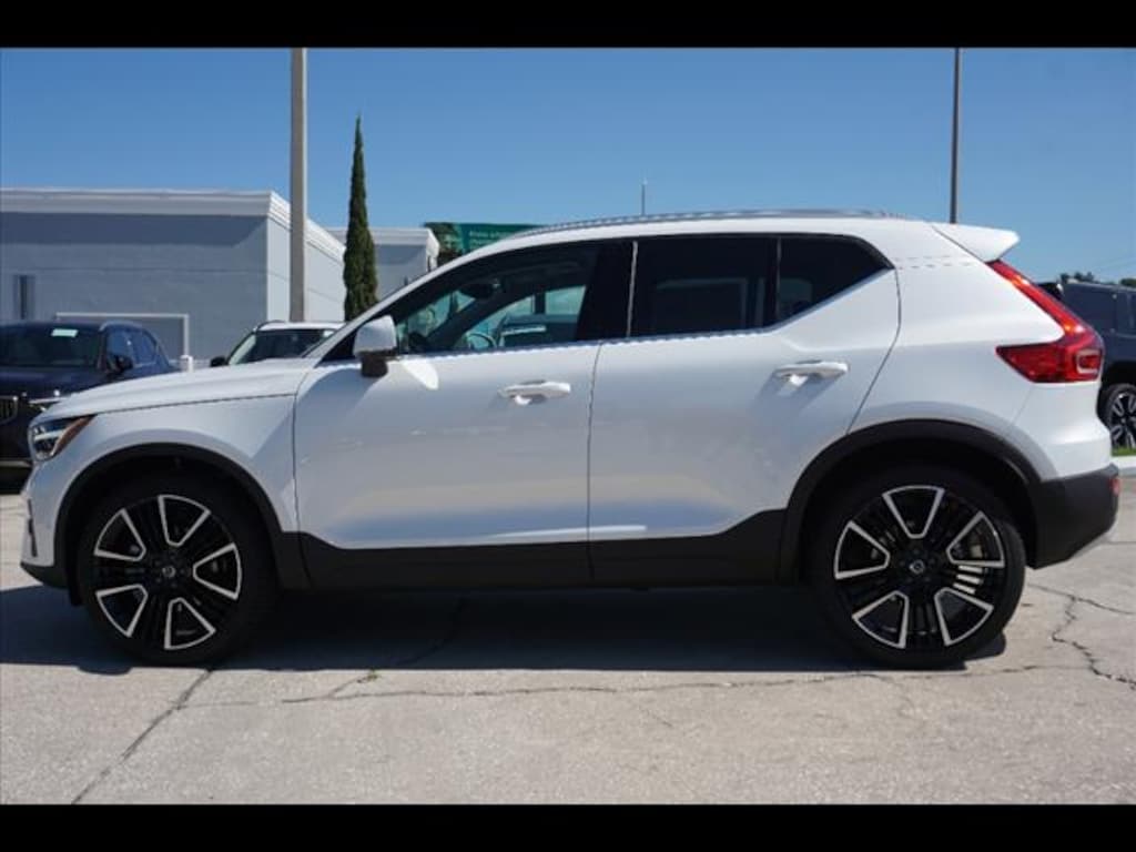 New 2024 Volvo XC40 B5 Ultimate Bright Theme Volvo Cars Tampa