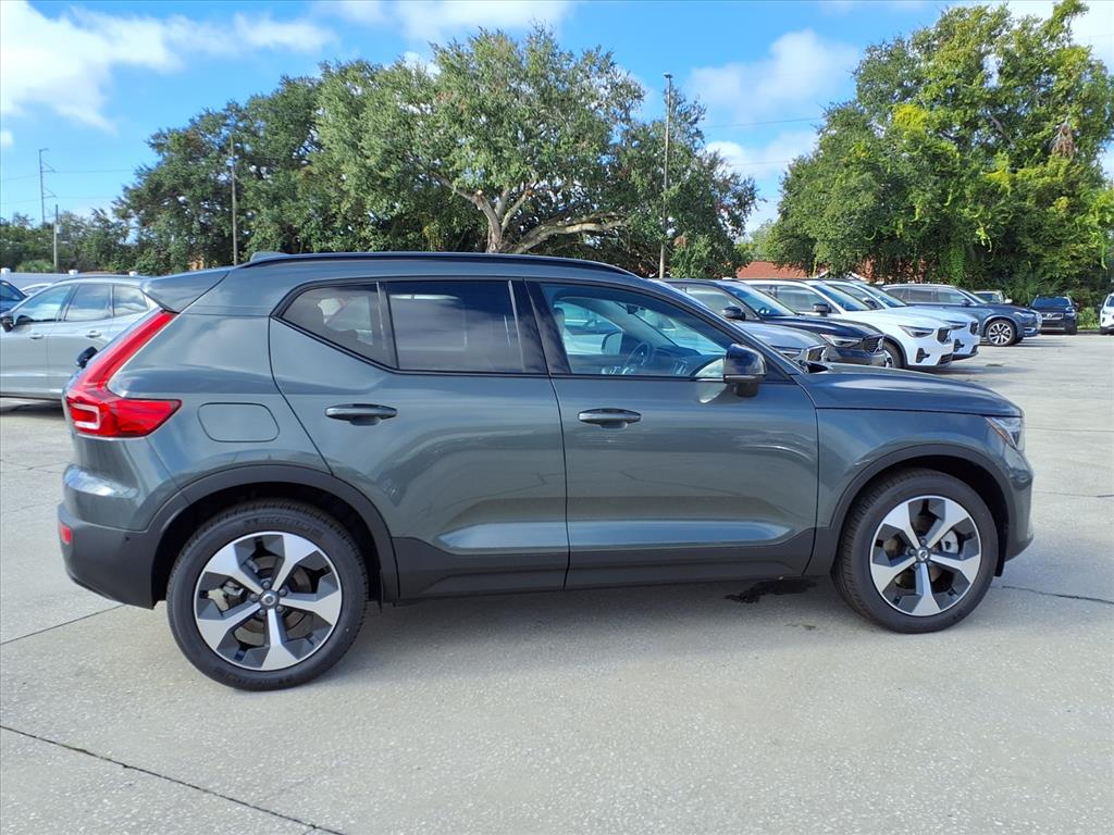2026 Volvo XC40 Plus - Photo 8