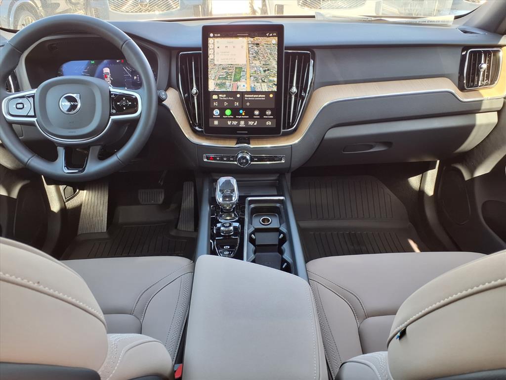 2026 Volvo XC60 Plus - Photo 11
