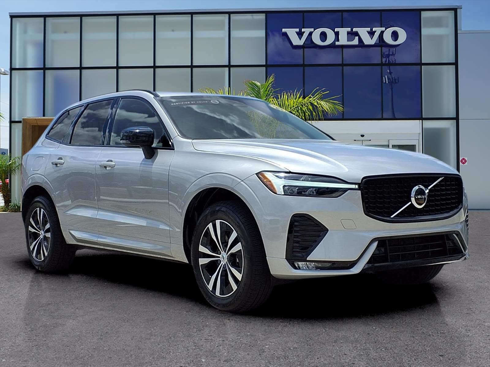 2025 Volvo XC60 B5 Core Dark AWD's photo